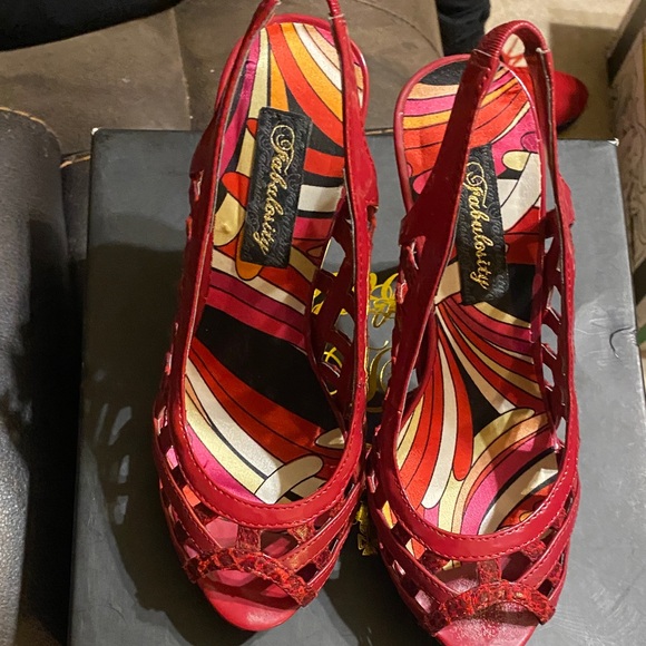 Fabulosity Shoes - Fabulosity Chic Red Heels Size 6